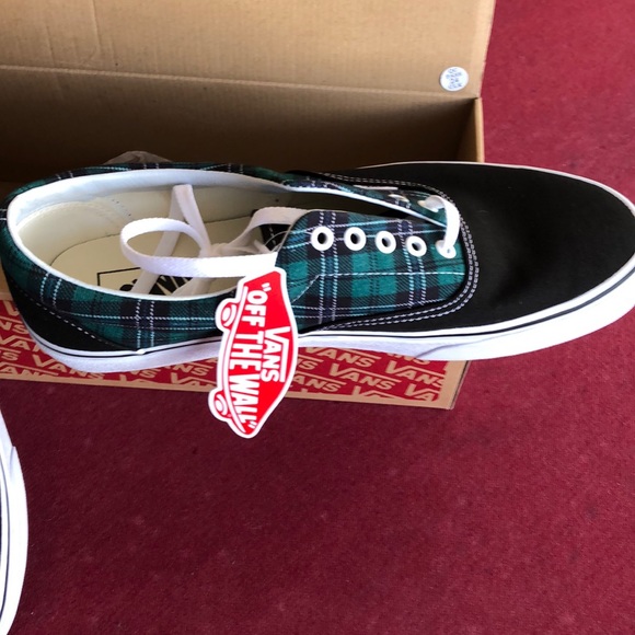 Vans - Picture 2 of 4